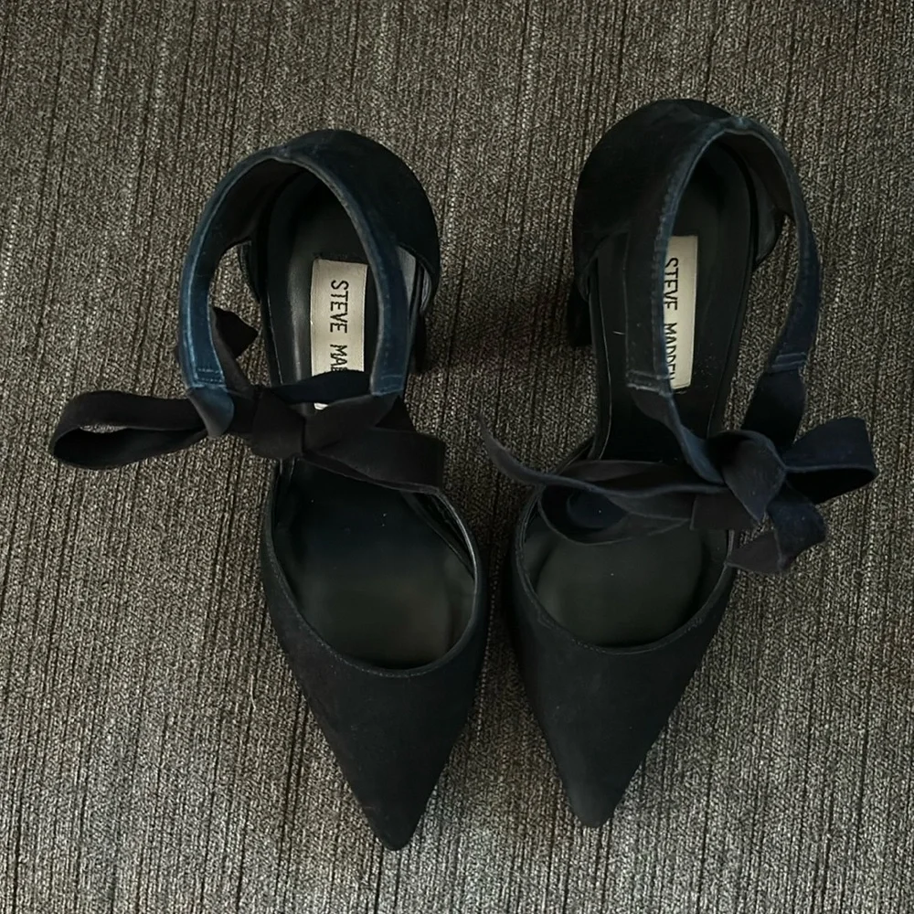 Steve Madden Suede ankle tie heels - Picture 1 of 6